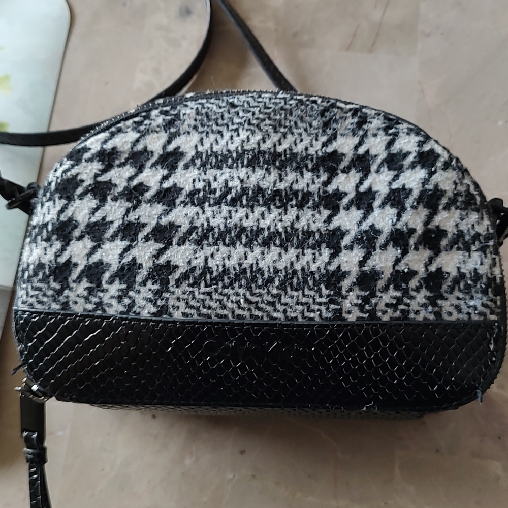 Calvin Klein crossbody bag two zipper